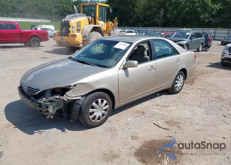 2005 Toyota Camry Le z USA, uszkodzony, nr VIN 4T1BE32K95U047906